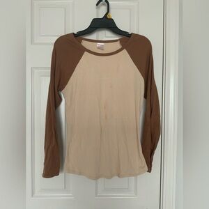 USED Women’s No Boundaries Brown and Cream Long Sleeve Top